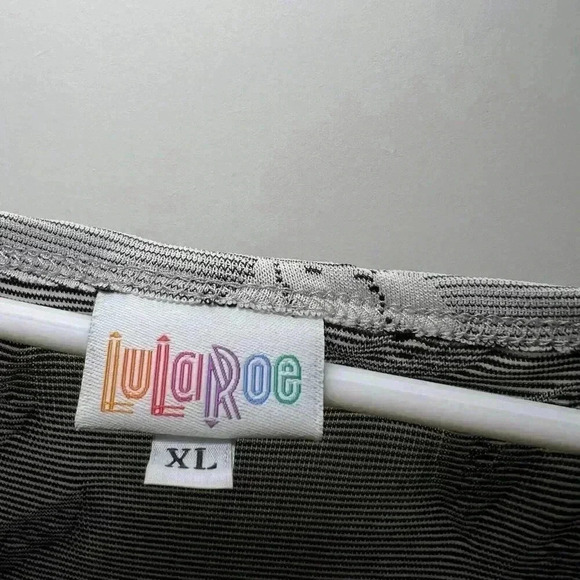 Lularoe Grey A Line Rose Women’s Dress Size XL White Roses Flare Midi - Picture 3 of 5